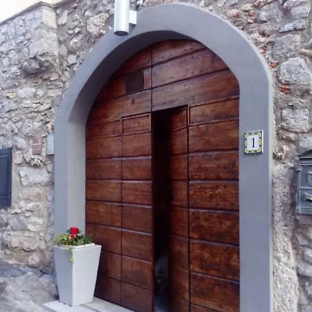 Oda ve Kahvaltı La Corte *